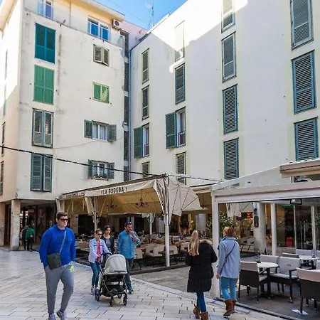 Bagi In Old Town Center *