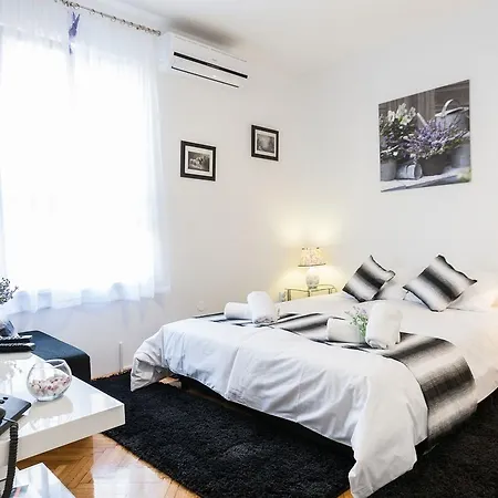 Bagi In Old Town Center